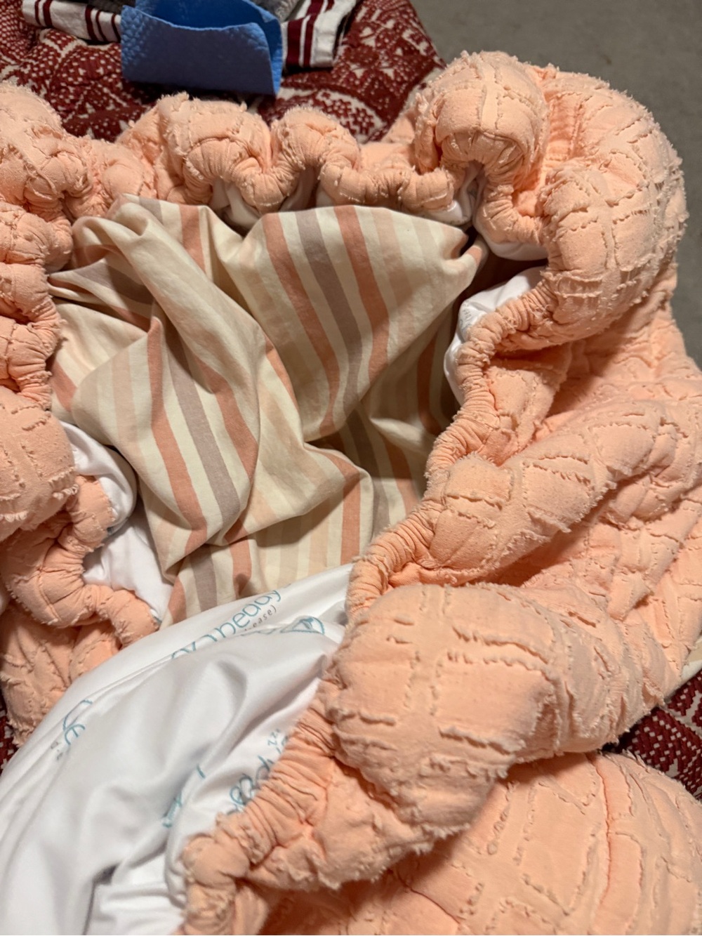 Set of 2 twin beddy’s - Peach with stripes and pink with polkadota